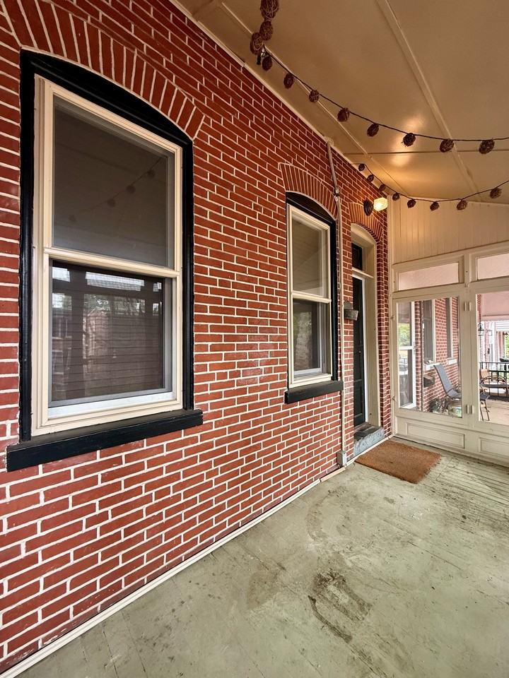 924 Lovering Ave #1 - Photo 4 of 18