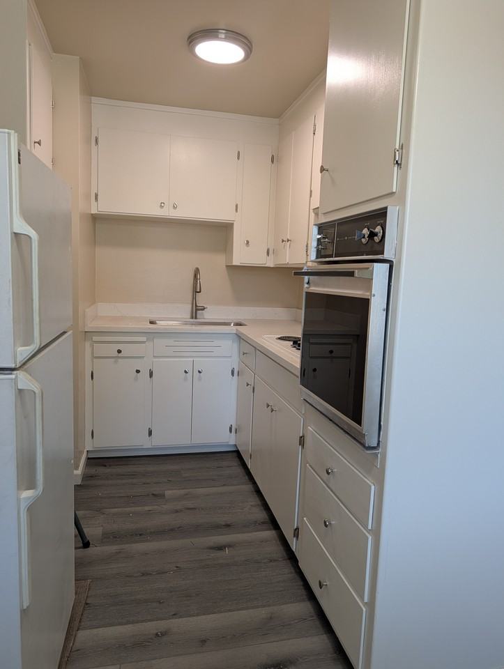 1138 Willow St #14 - Photo 4 of 7