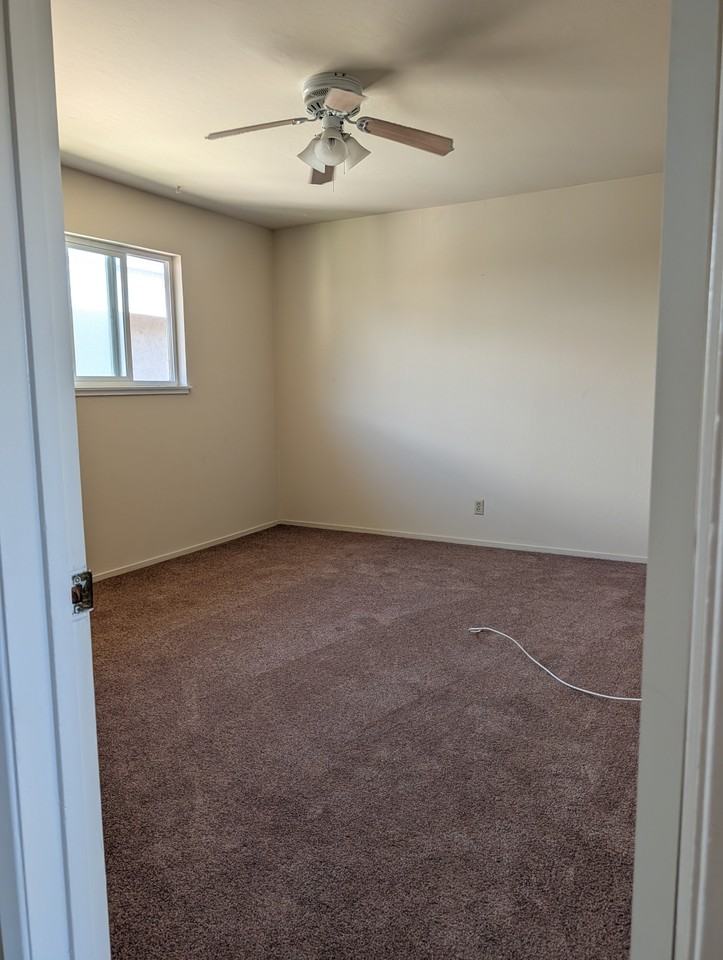 1138 Willow St #14 - Photo 6 of 7