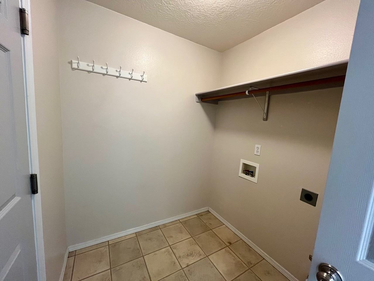 11657 Shelburne St #11657SB - Photo 5 of 25
