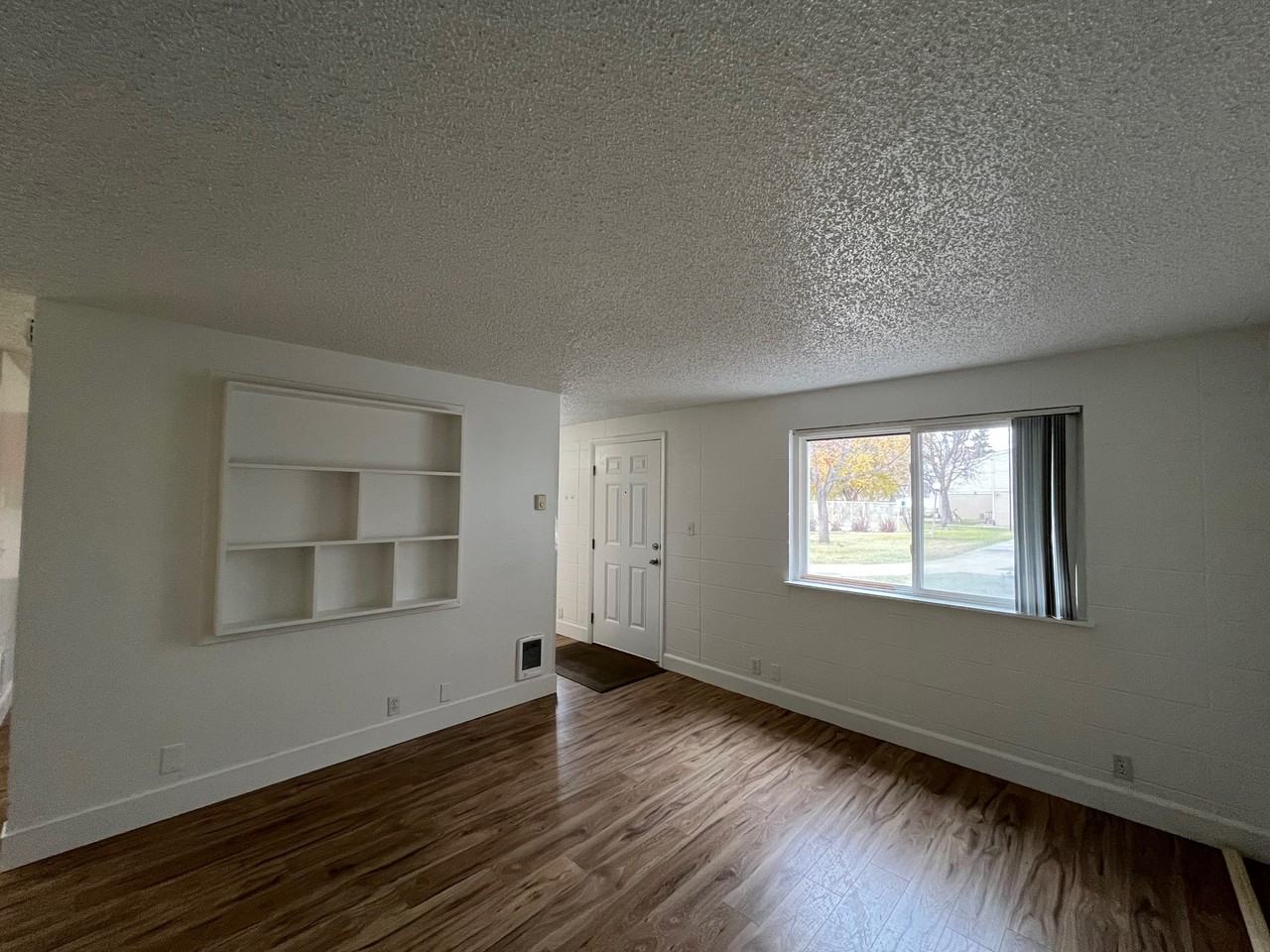874 S Curtis Rd #1 - Photo 3 of 21