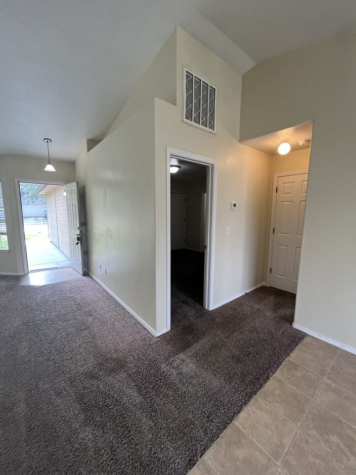 14320 Tara St #14320T - Photo 3 of 19