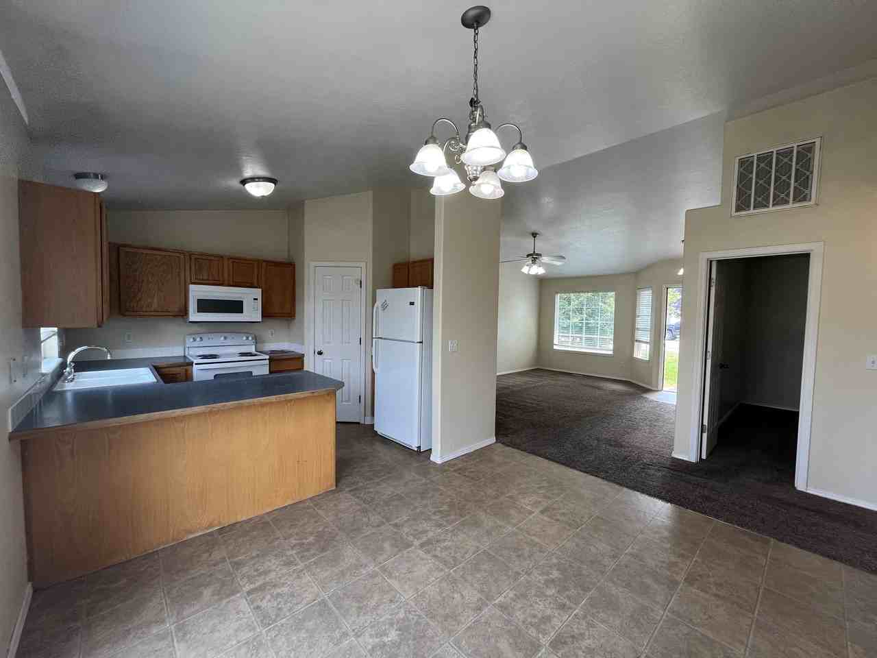 14320 Tara St #14320T - Photo 5 of 19