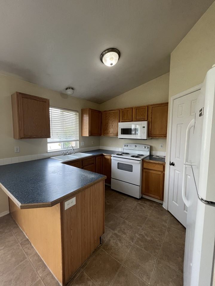 14320 Tara St #14320T - Photo 6 of 19