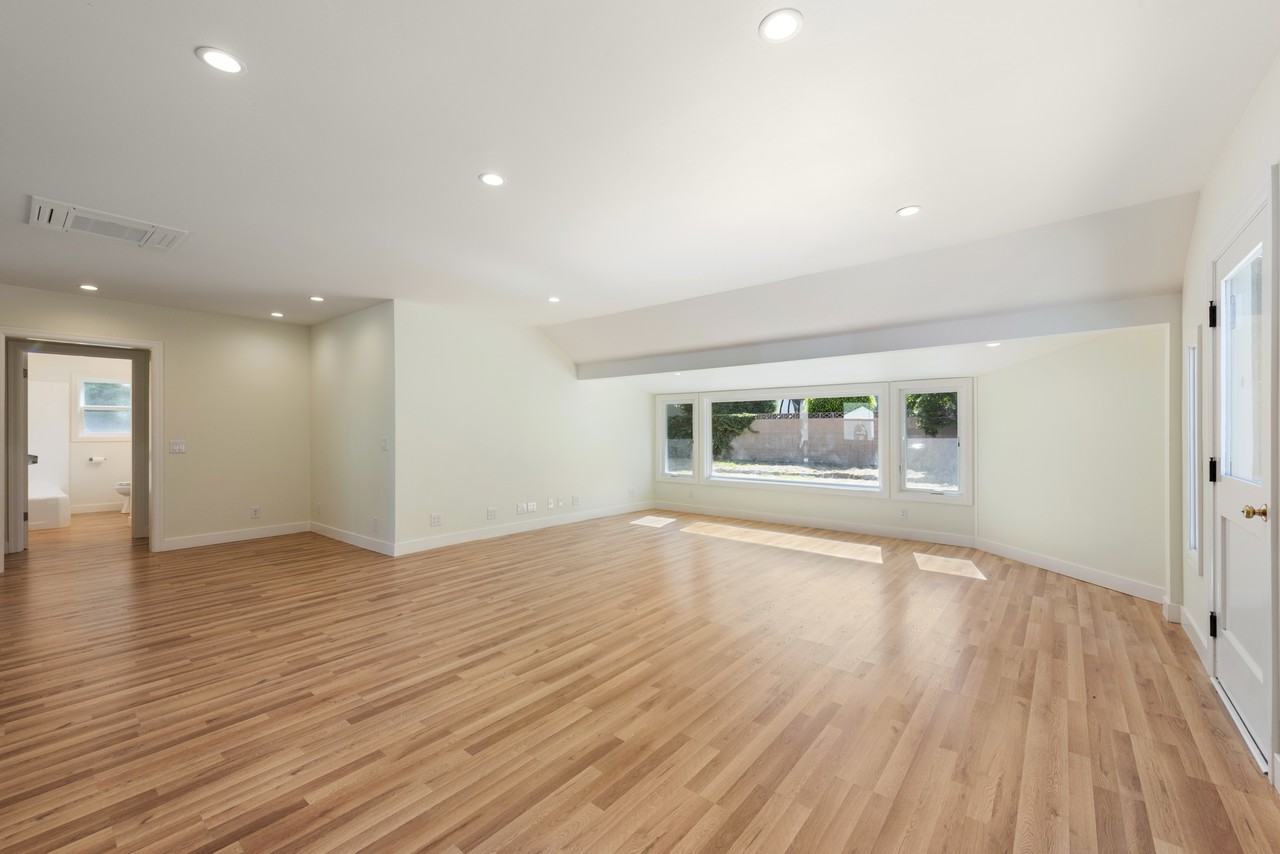 301 Frances St #1 - Photo 5 of 31