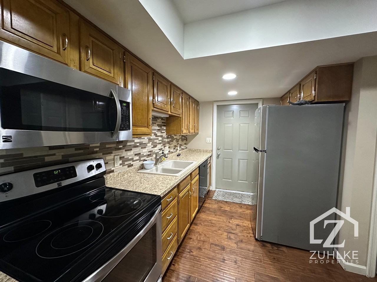 1912 32nd St #1 - Photo 4 of 11