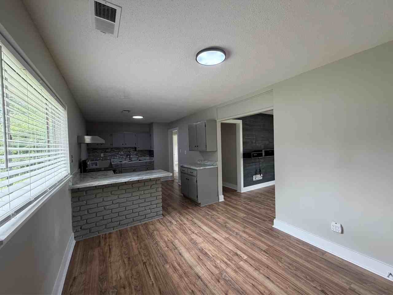 106 Whitney Ave Ne #1 - Photo 5 of 17