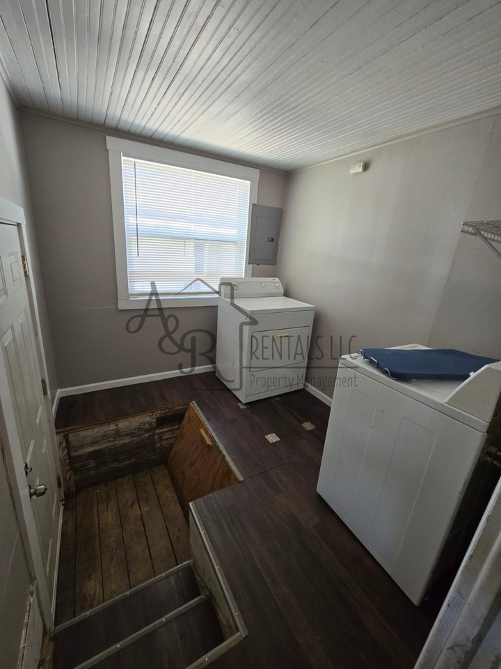 717 W Kansas St #1 - Photo 2 of 7