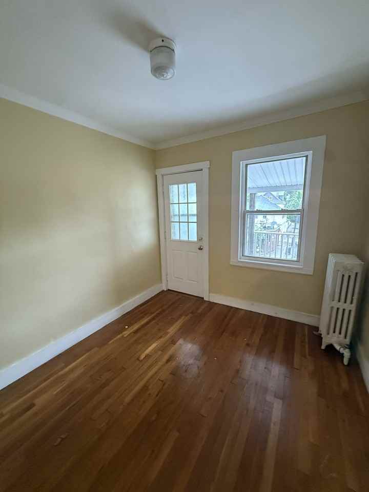 265 Hyde Park Ave Apt 3l #3L - Photo 7 of 9