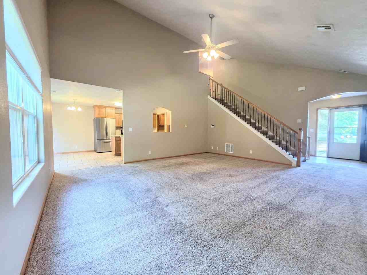 606 Highland Ridge Dr #1 - Photo 2 of 26
