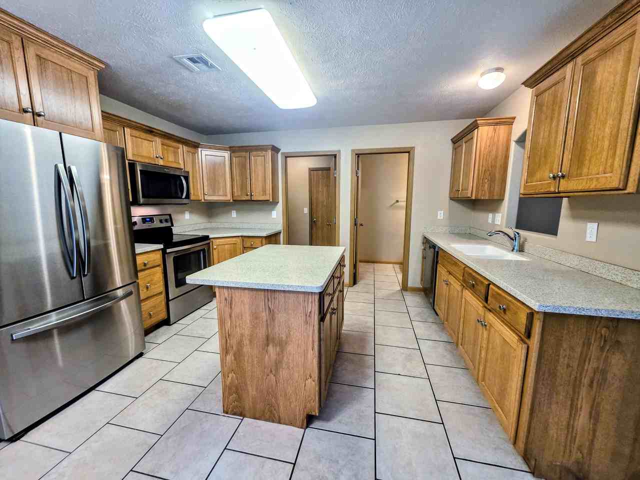 606 Highland Ridge Dr #1 - Photo 4 of 26