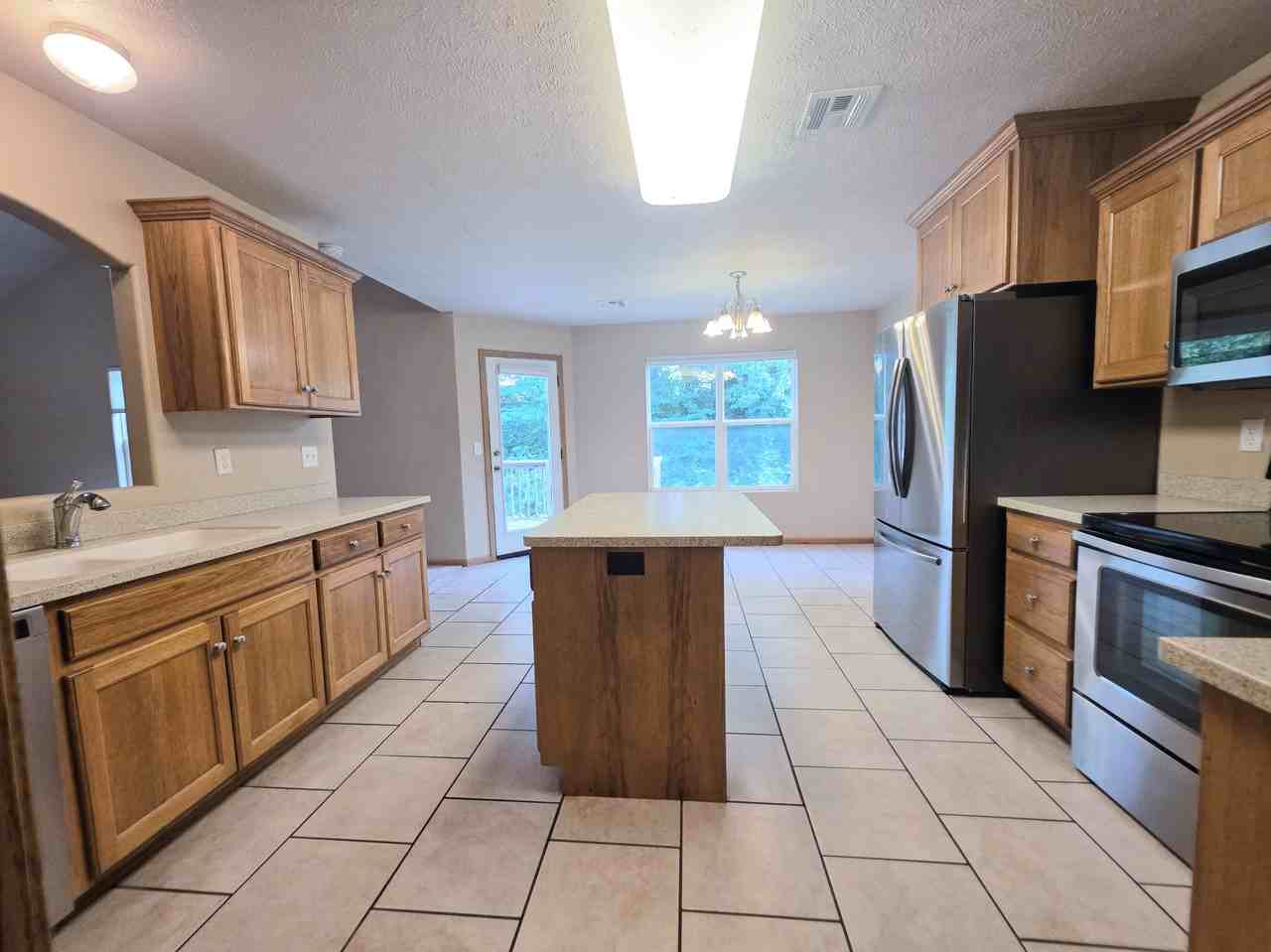 606 Highland Ridge Dr #1 - Photo 5 of 26