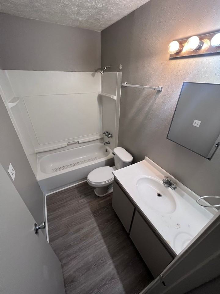 501 N Church St #12 - Photo 5 of 16