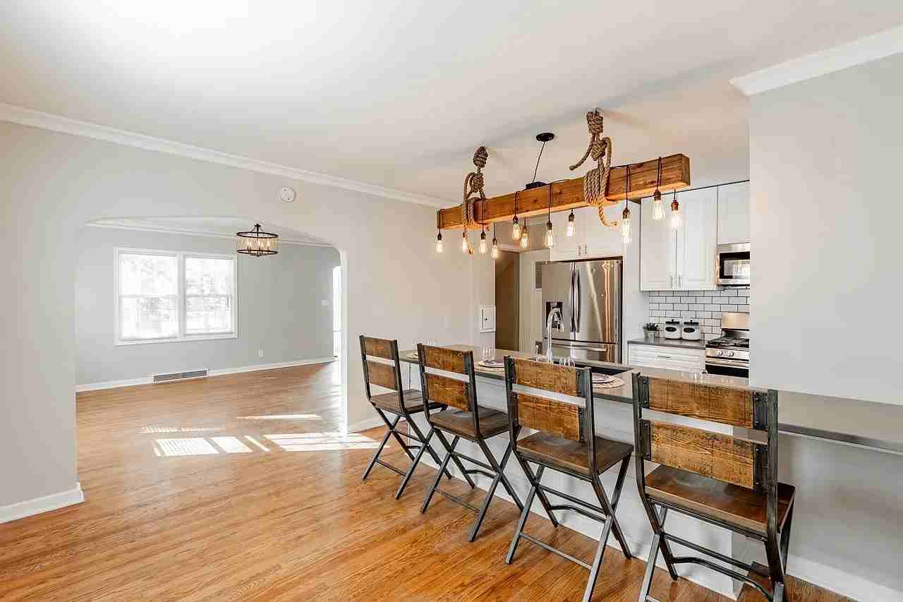 2511 N 52nd St #1 - Photo 3 of 25