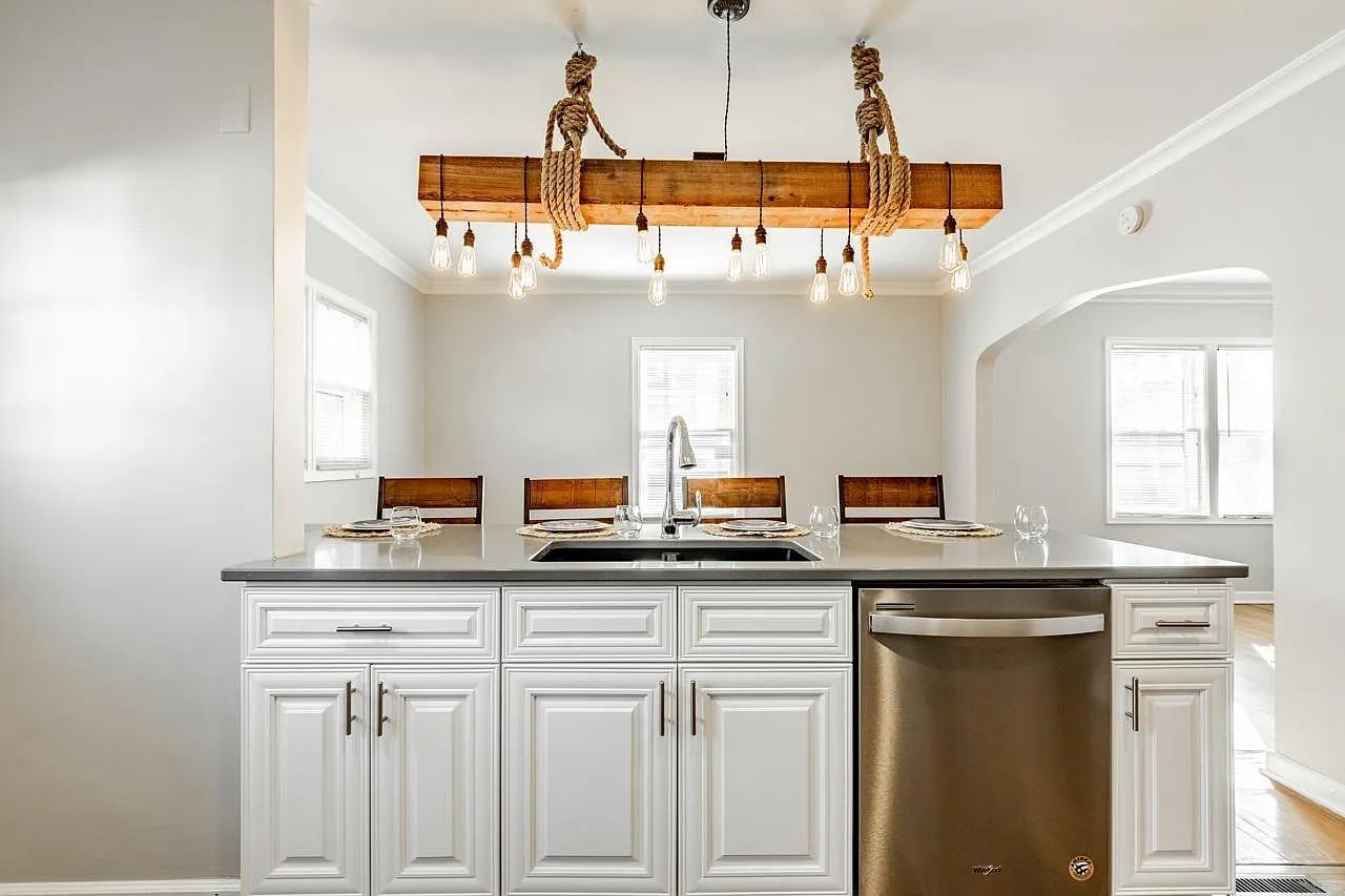 2511 N 52nd St #1 - Photo 4 of 25