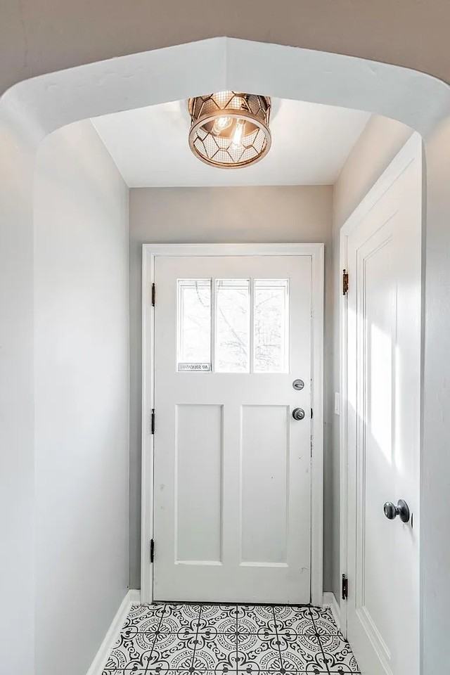 2511 N 52nd St #1 - Photo 7 of 25