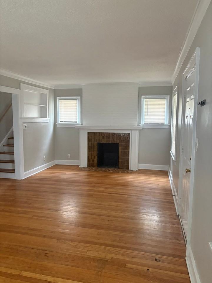 5428 Harrison St - Photo 2 of 9