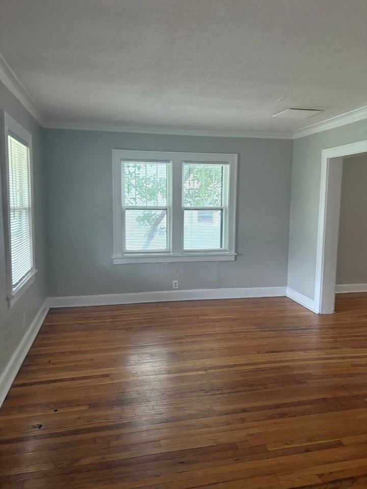 5428 Harrison St - Photo 3 of 9