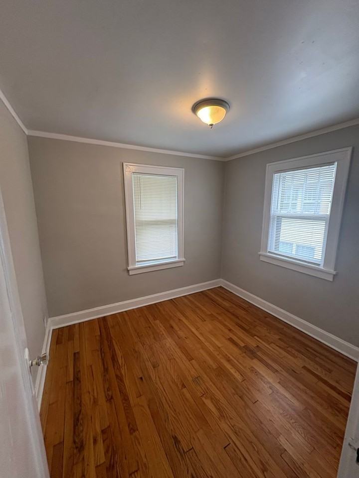 5428 Harrison St - Photo 6 of 9
