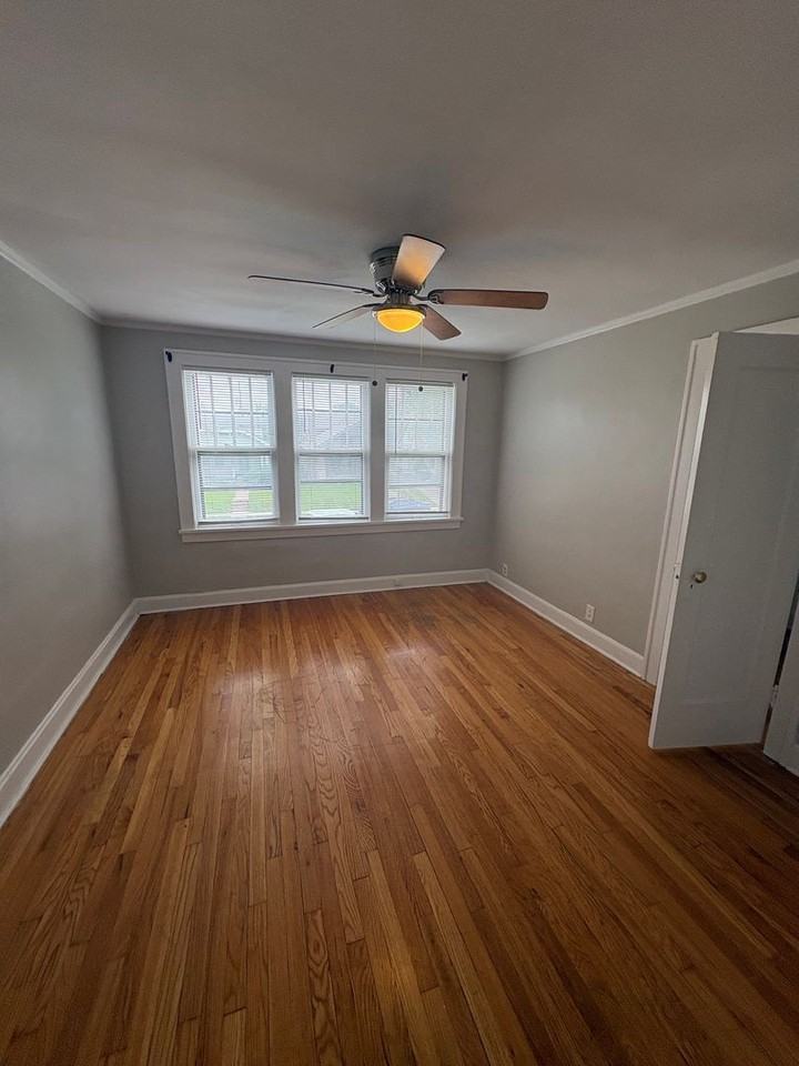 5428 Harrison St - Photo 7 of 9
