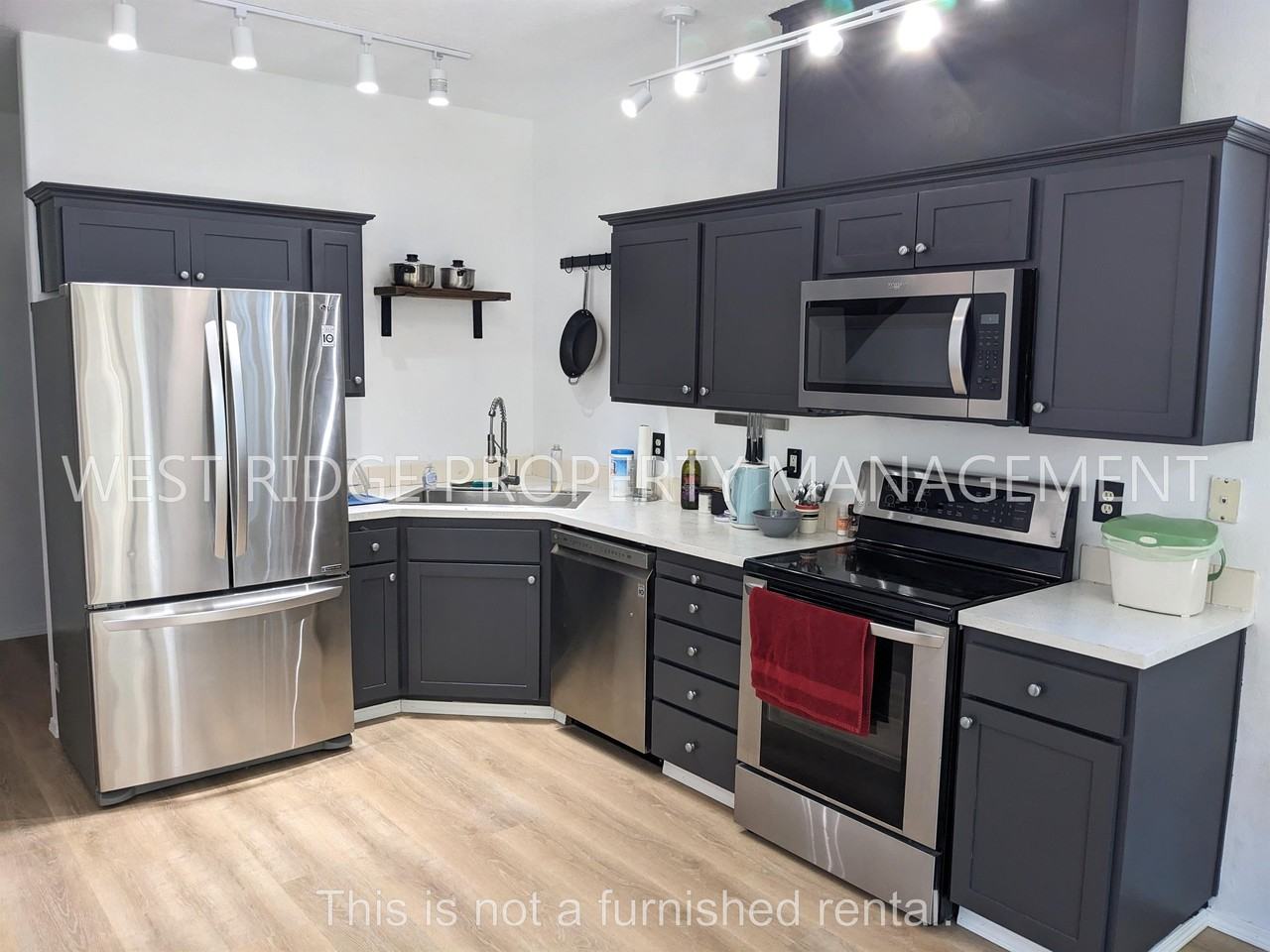 6824 N Astor St #1 - Photo 3 of 18