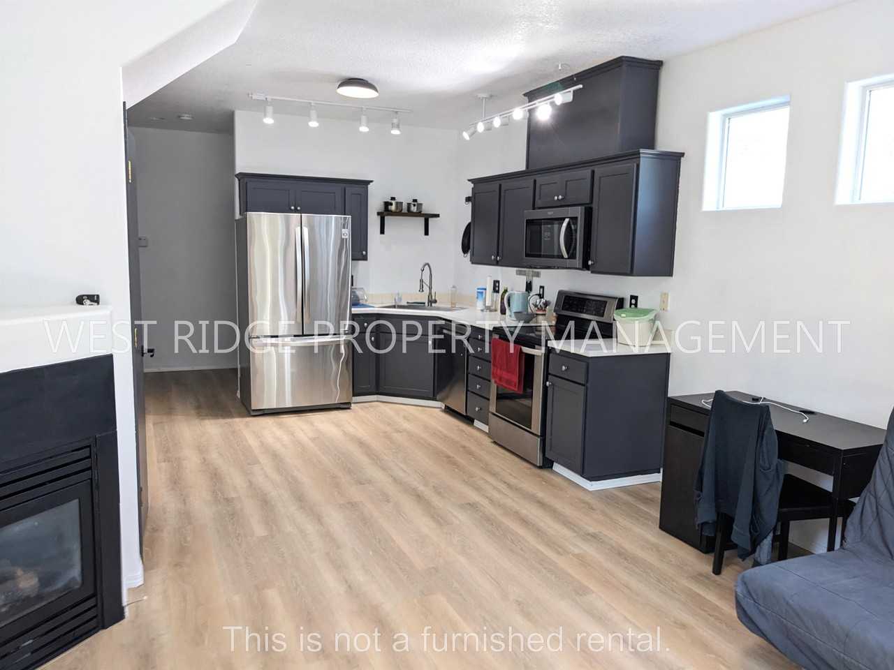 6824 N Astor St #1 - Photo 4 of 18