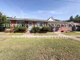 featured image of 900 E 6th Ave #2