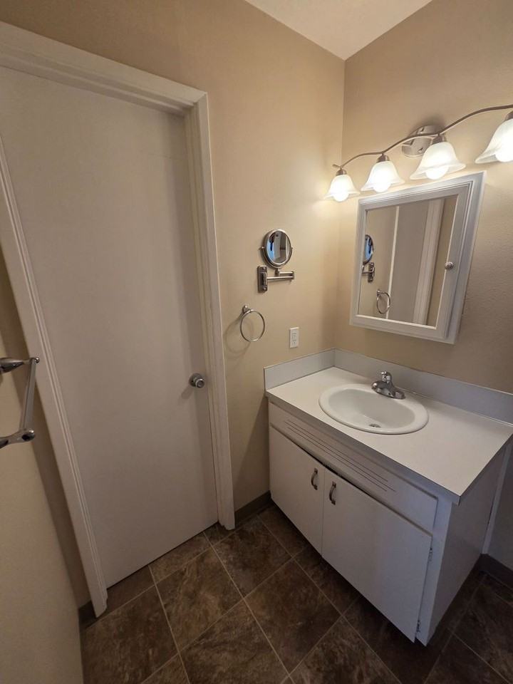613 Sw 9th St #5 - Photo 7 of 11