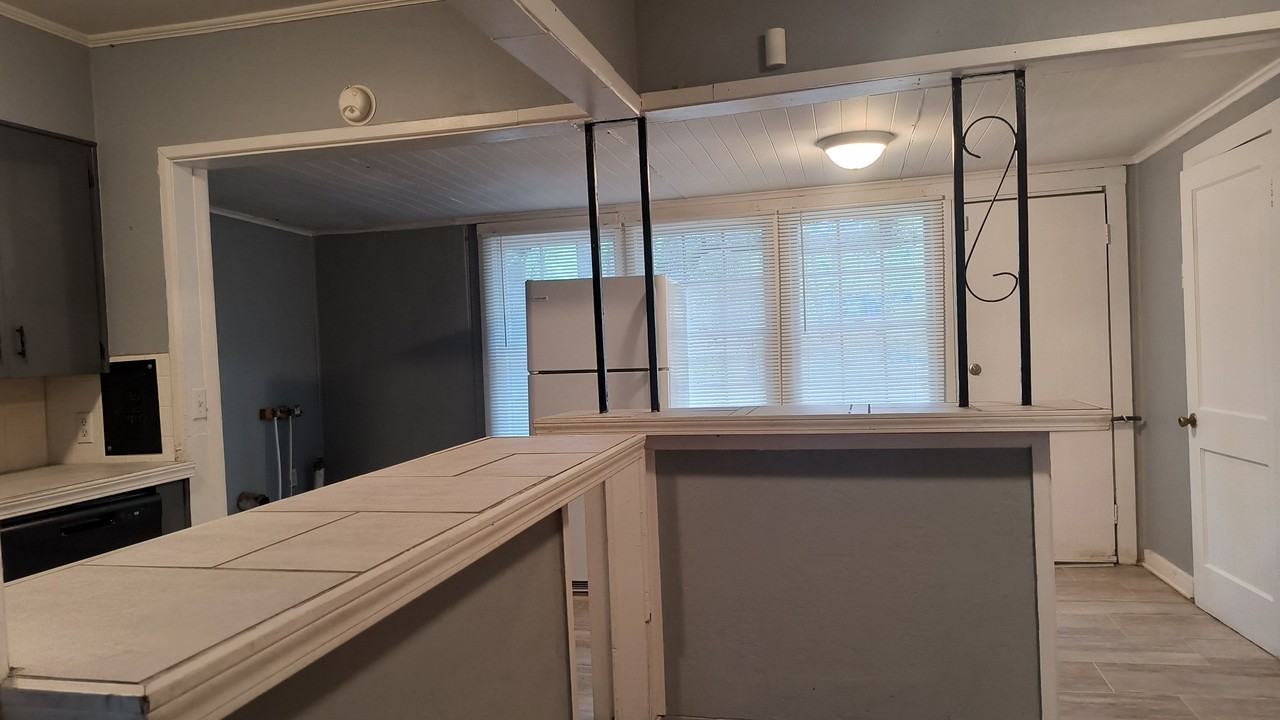 1806 W 29th Ave #1 - Photo 6 of 10
