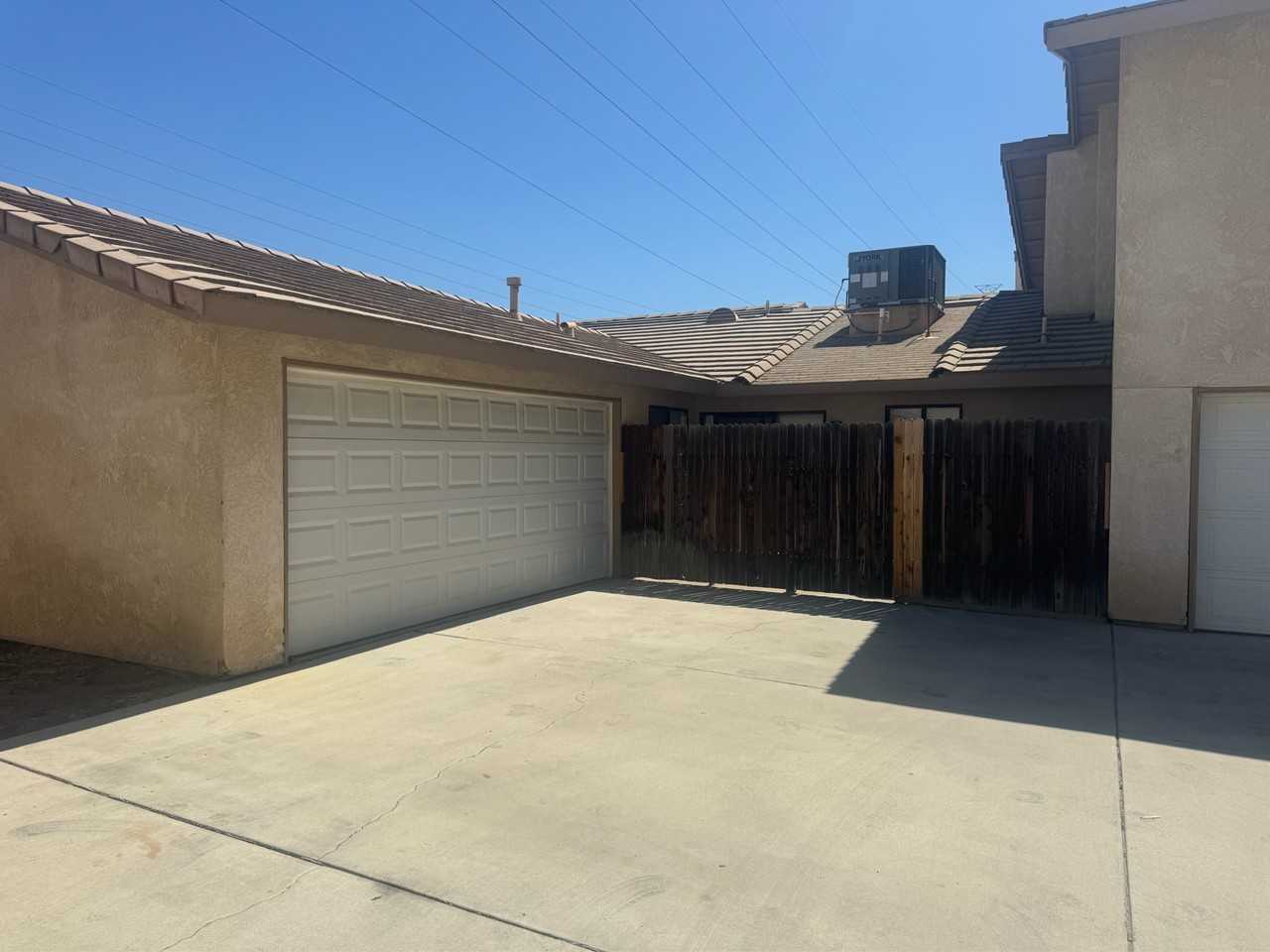 8200 Laborough Dr #B - Photo 3 of 15