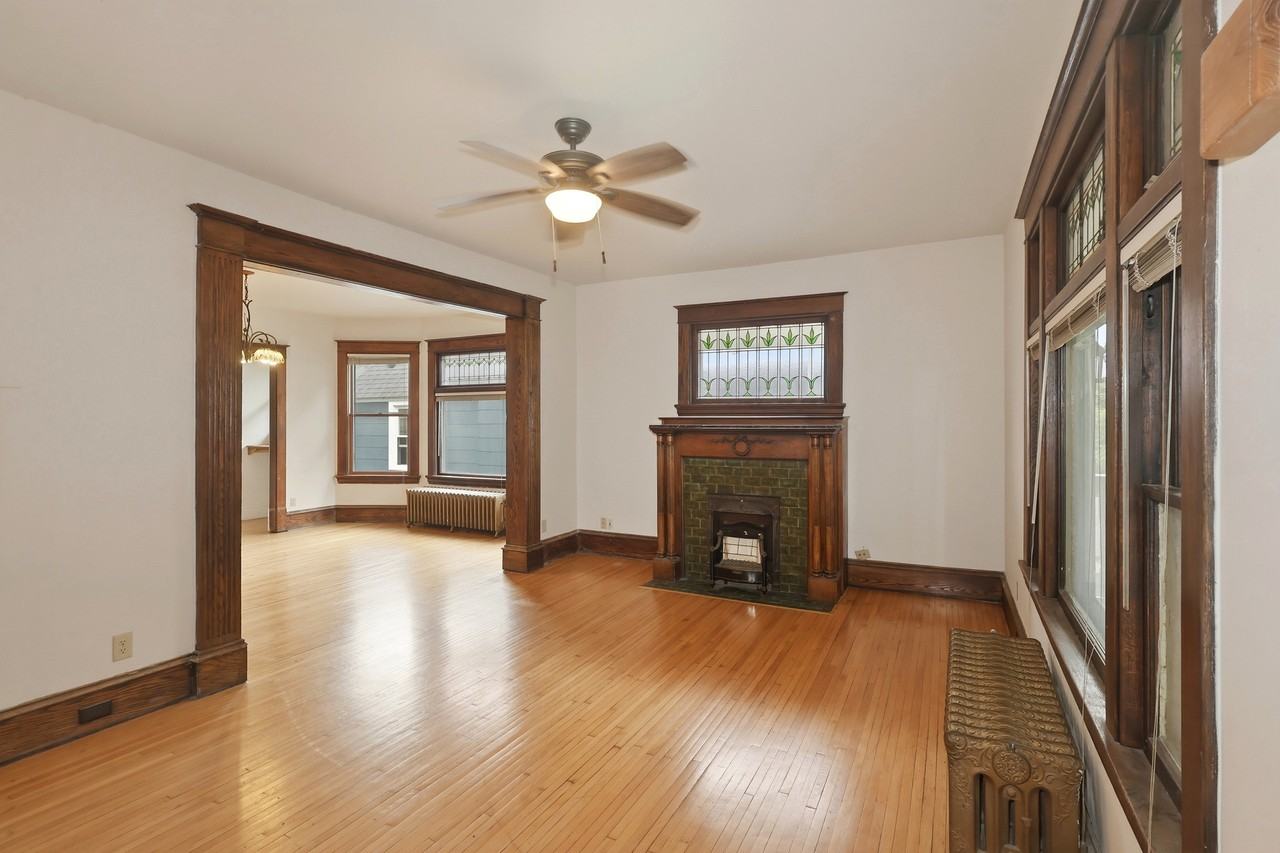 2535 Aldrich Ave S #1 - Photo 3 of 20