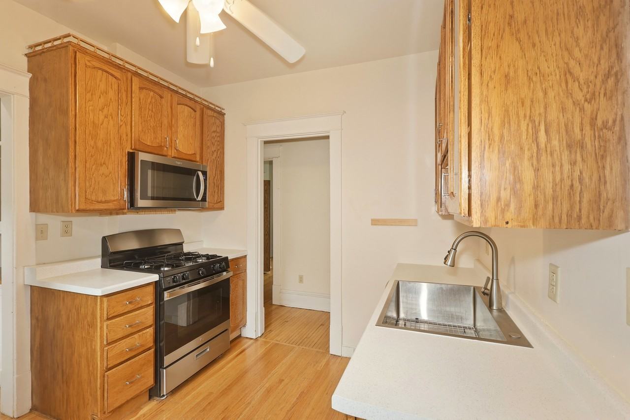 2535 Aldrich Ave S #1 - Photo 6 of 20