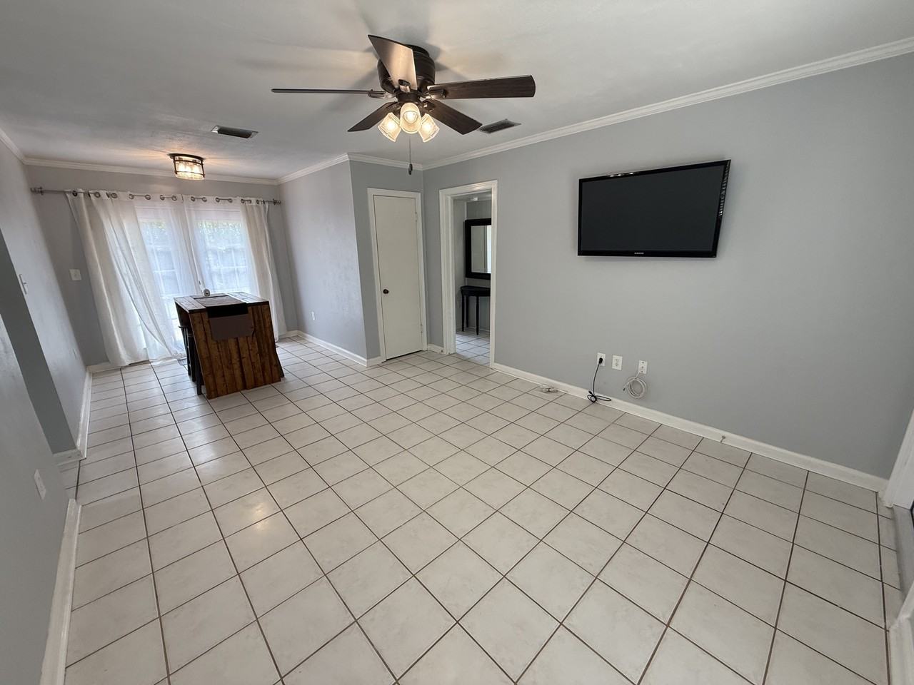 313 Nw 34th Dr #1 - Photo 2 of 38