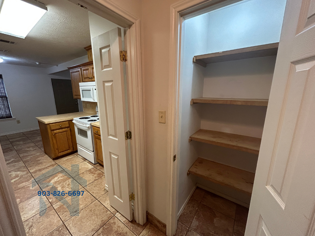 799 Houston St #A - Photo 3 of 18