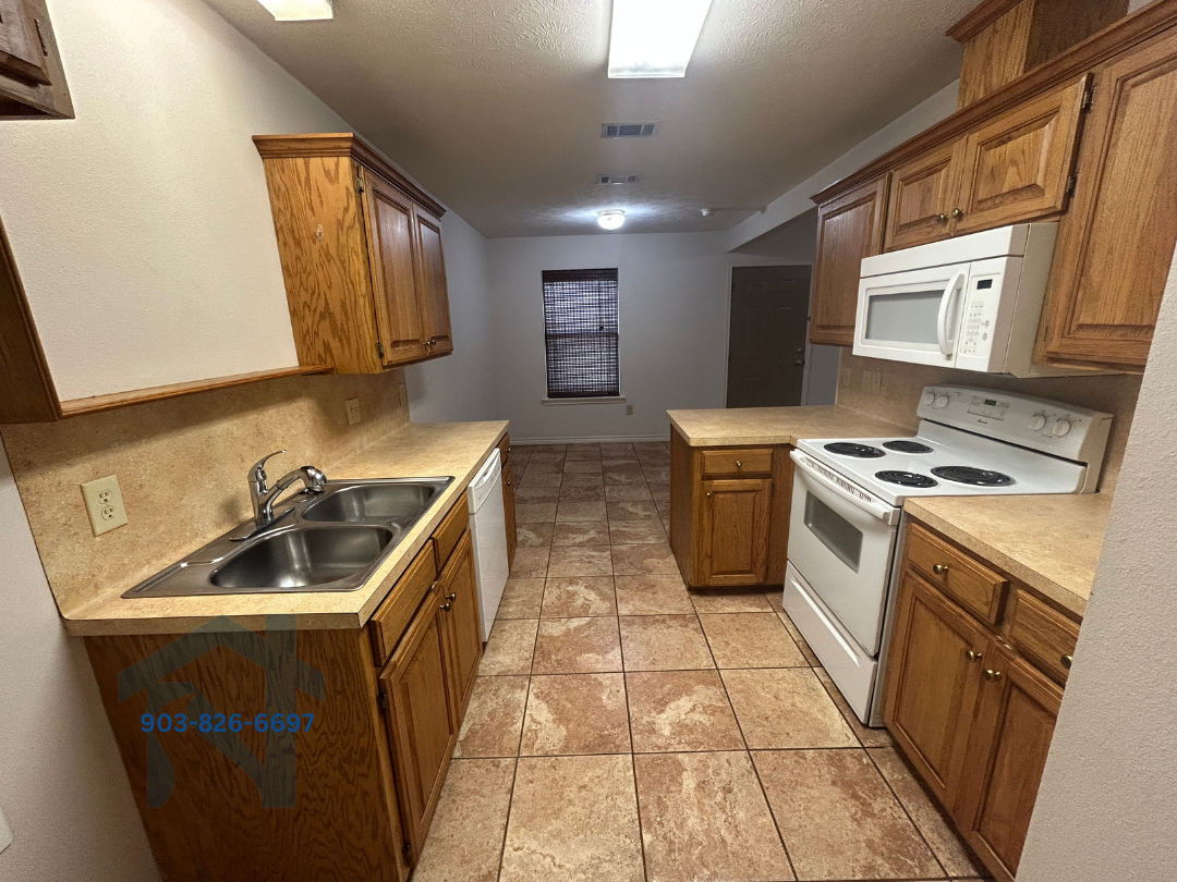 799 Houston St #A - Photo 4 of 18
