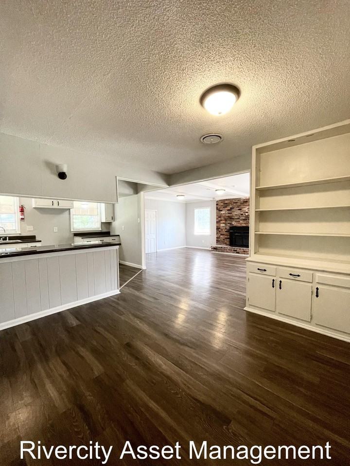 1314 Randall Dr #1 - Photo 4 of 13