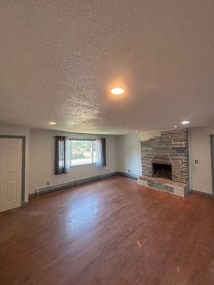 9828 N Janis St - Photo 2 of 50