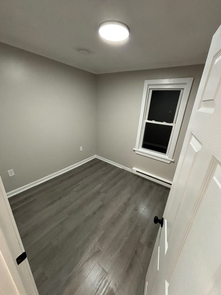 300 N Bromley Ave #304 - Photo 3 of 10