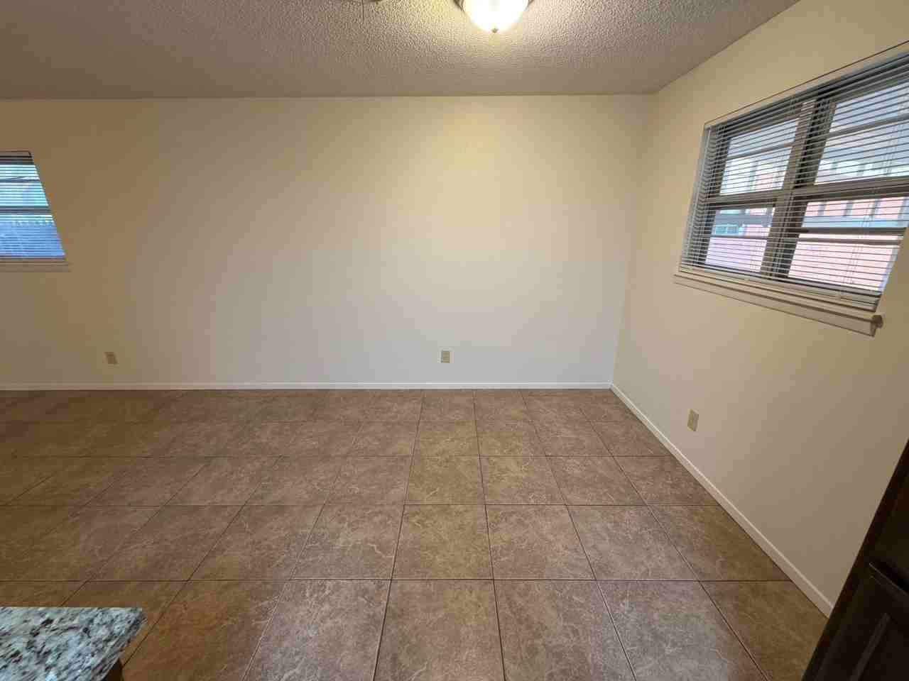 5003 Hall Ave - Photo 7 of 25