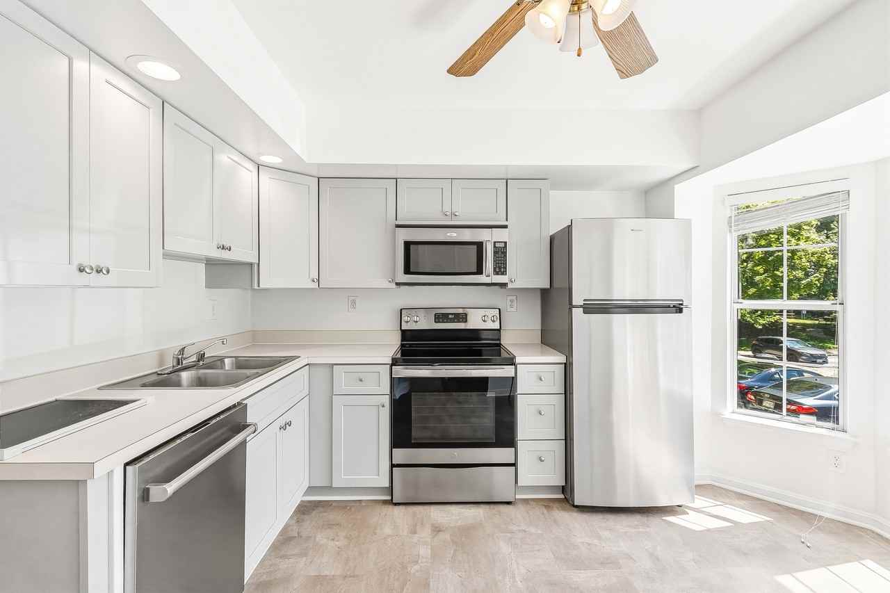 13108 Grandview Ct #1 - Photo 4 of 23