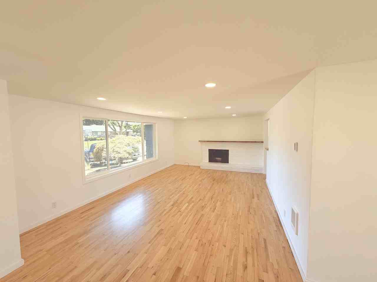 2190 Providence St #1 - Photo 5 of 28