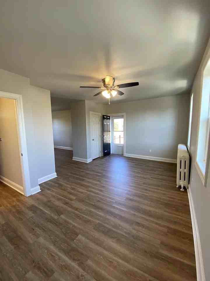 930 N Shippen St #3 - Photo 5 of 7