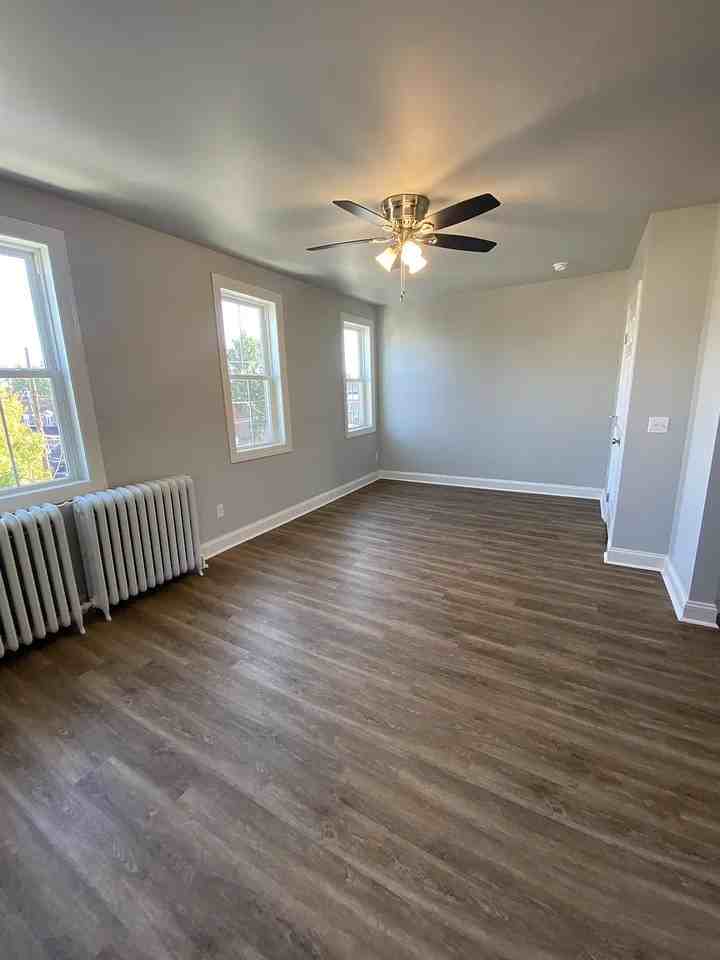 930 N Shippen St #3 - Photo 6 of 7