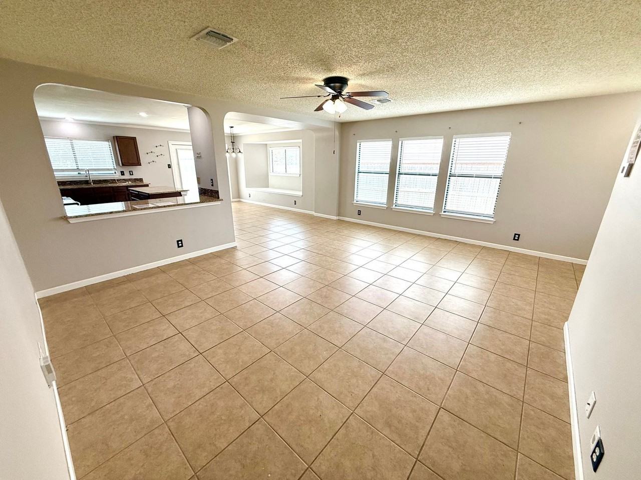 1530 Richland Hills Dr - Photo 3 of 29