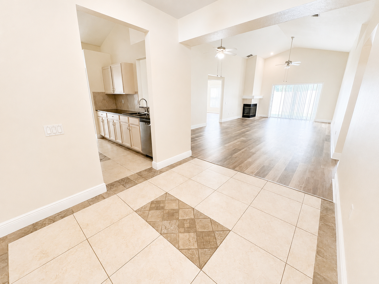 4201 Pine Isle Dr - Photo 2 of 30