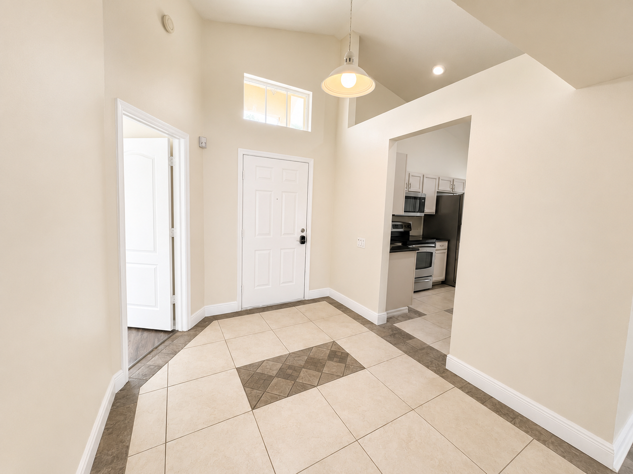 4201 Pine Isle Dr - Photo 3 of 30