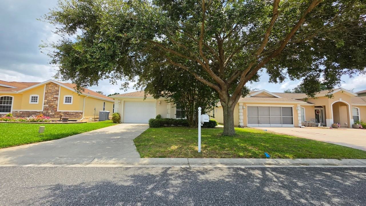 12415 Ne 52nd Loop - Photo 2 of 26