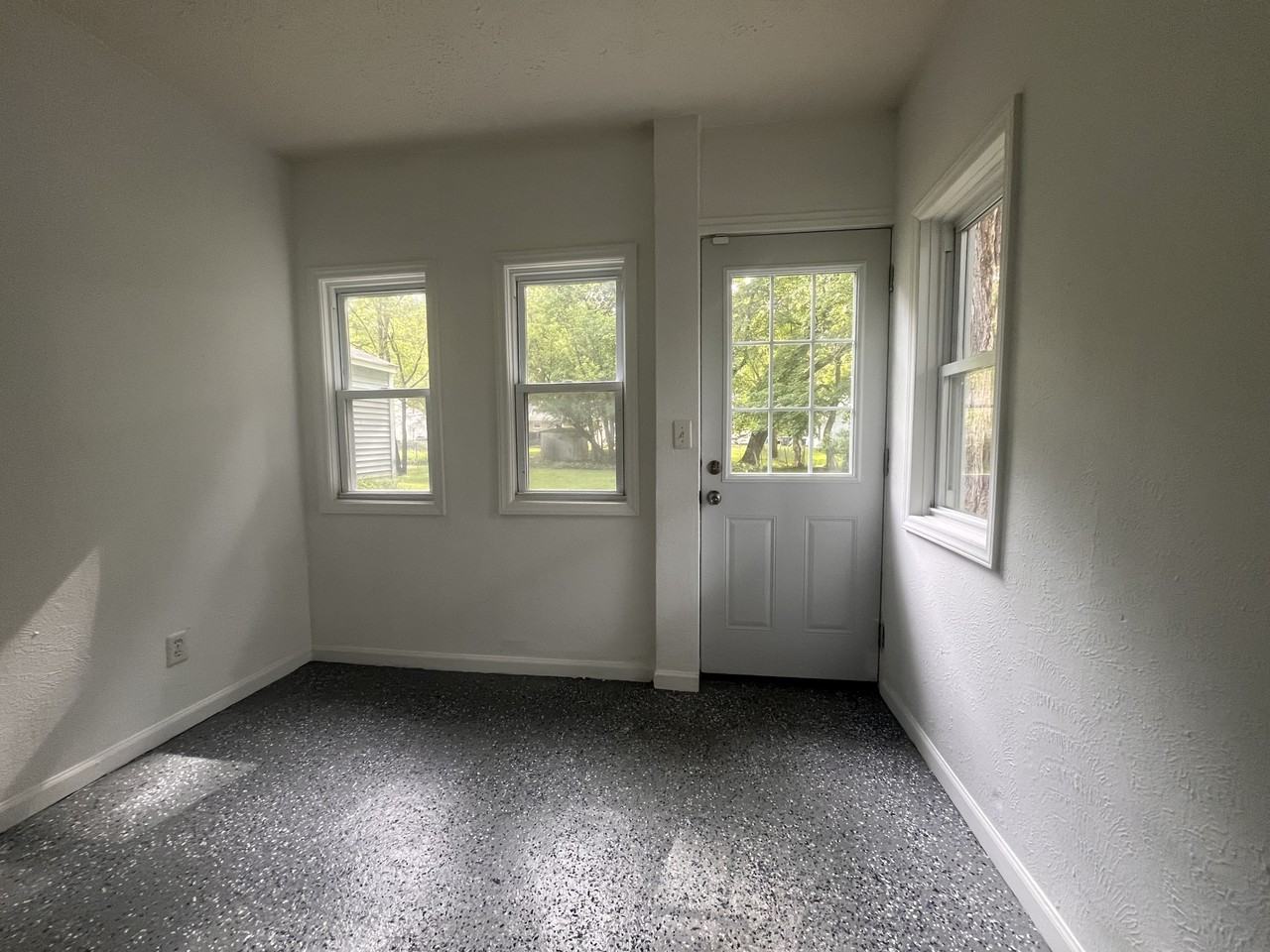 3403 Lowden St #1 - Photo 7 of 10