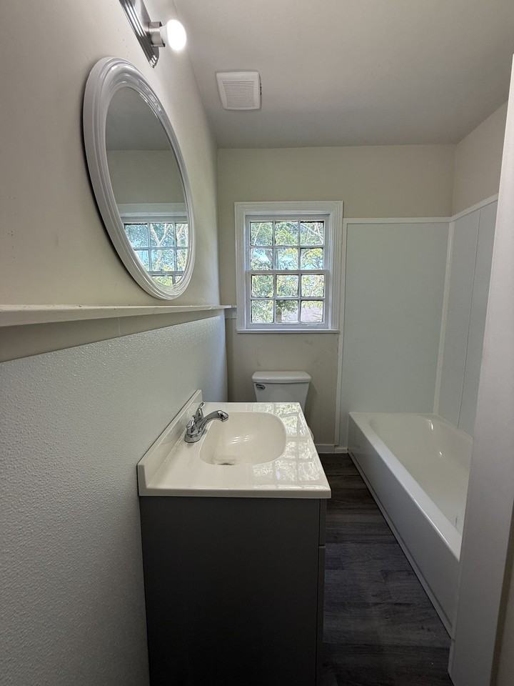 1212 Mims St Sw #1 - Photo 6 of 9