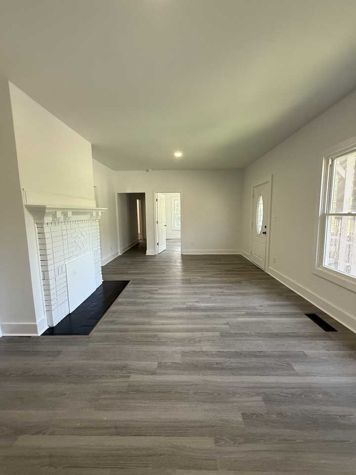 1031 Cotton Ave Sw #1 - Photo 3 of 10